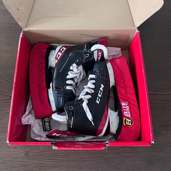 CCM Jetspeed Vibe Junior Ice Hockey Skates Size 3 Regular - Picture 1 of 16